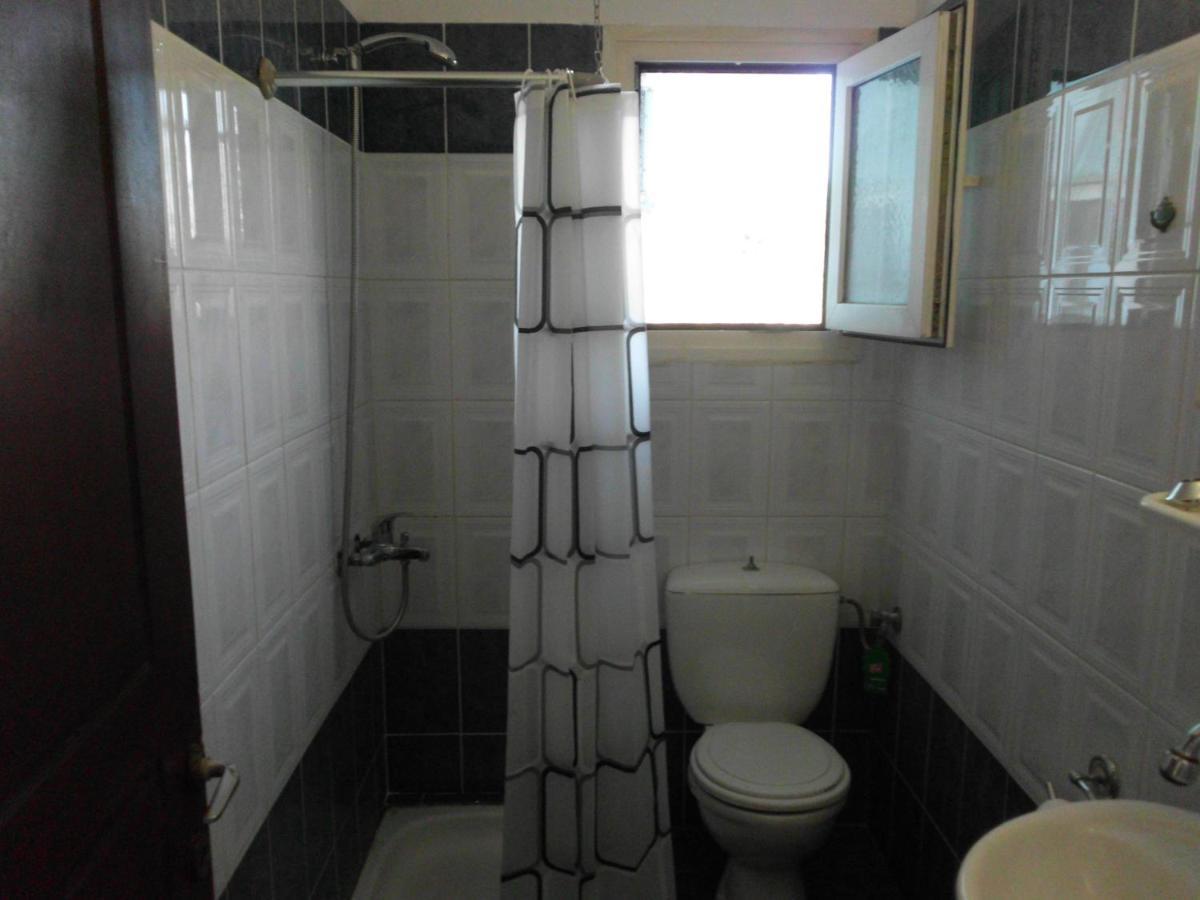 Tom'S House Apartment Skriperon Екстериор снимка