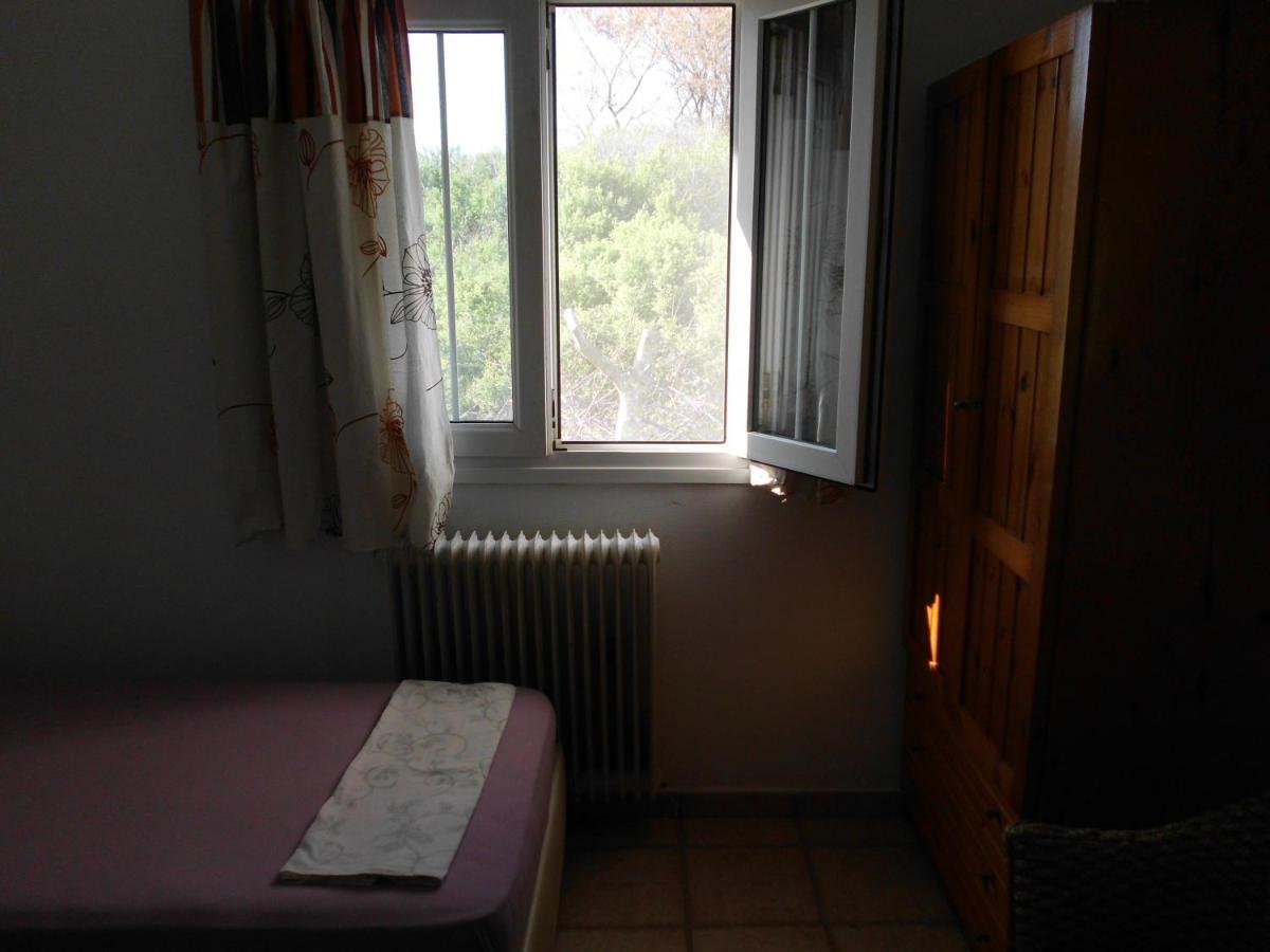 Tom'S House Apartment Skriperon Екстериор снимка