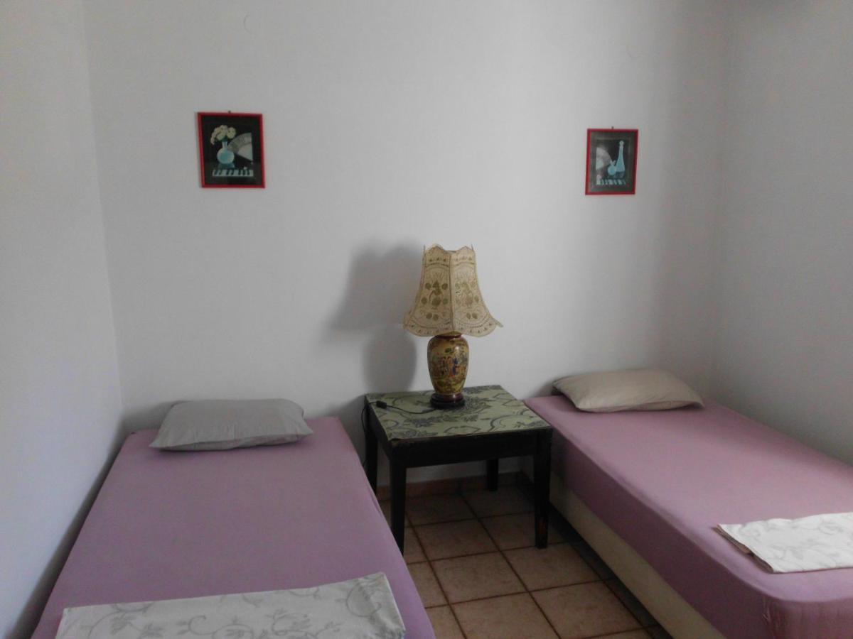 Tom'S House Apartment Skriperon Екстериор снимка