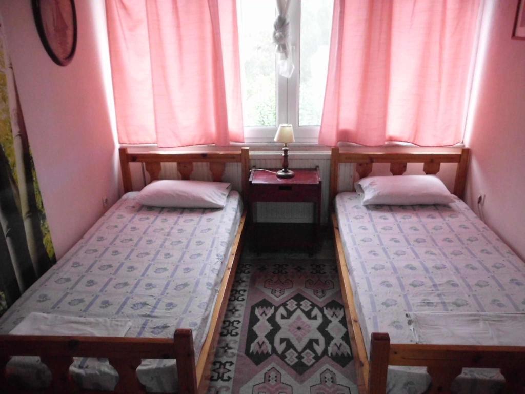 Tom'S House Apartment Skriperon Екстериор снимка