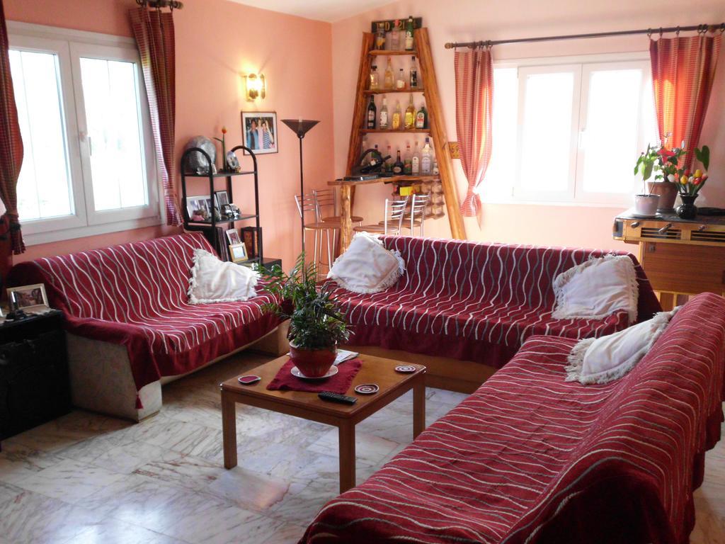 Tom'S House Apartment Skriperon Екстериор снимка