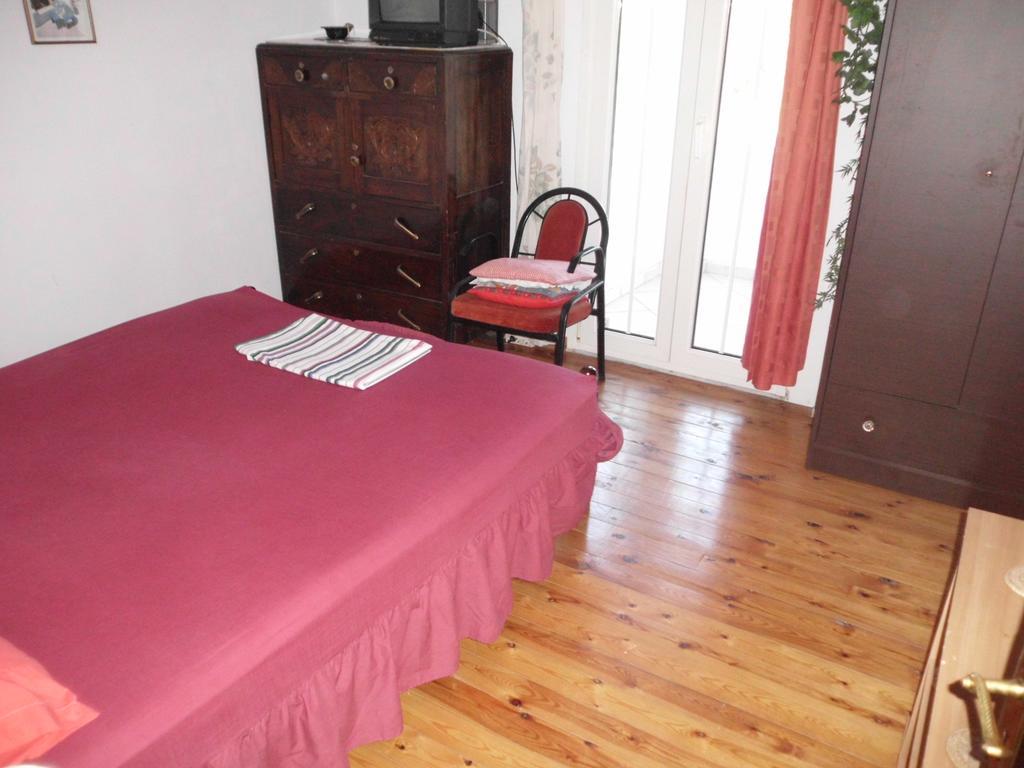 Tom'S House Apartment Skriperon Екстериор снимка