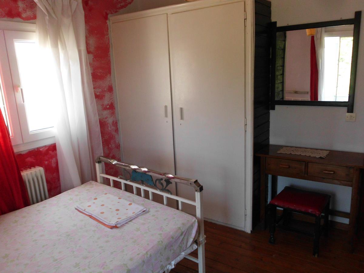 Tom'S House Apartment Skriperon Екстериор снимка